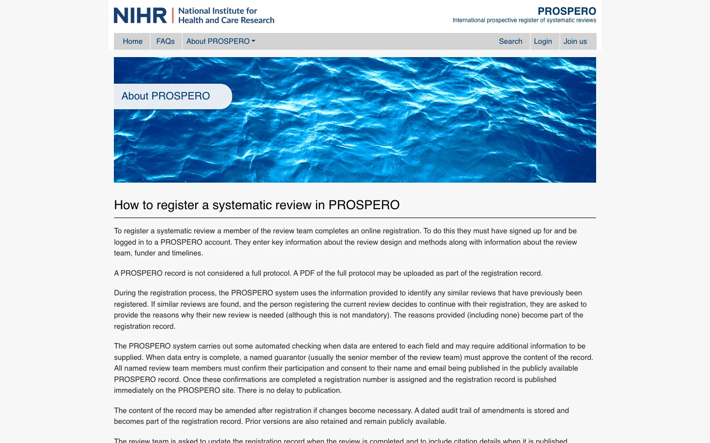 Pagina di assistenza di PROSPERO che spiega che i record di registrazione vengono pubblicati immediatamente dopo la conferma di tutti gli autori, senza ritardi nella pubblicazione